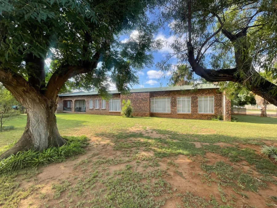 4 Bedroom Property for Sale in Christiana North West